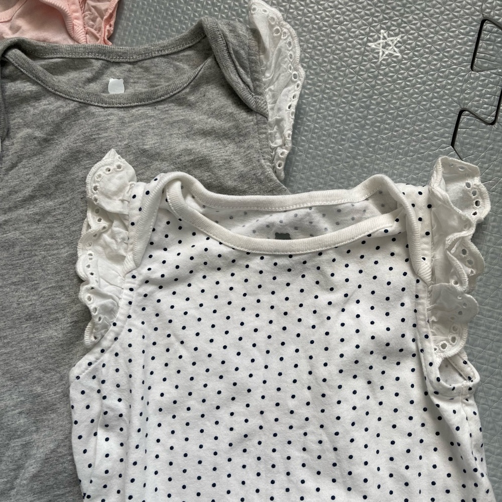 BOGO Gap - Sleeveless Bodysuit Trio, 12-18 months - Picture 3 of 6
